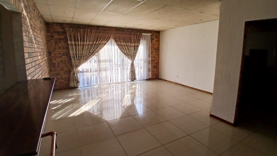 3 Bedroom Property for Sale in Universitas Ridge Free State